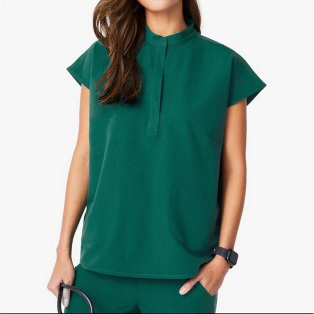 Figs Hunter Green scrub set